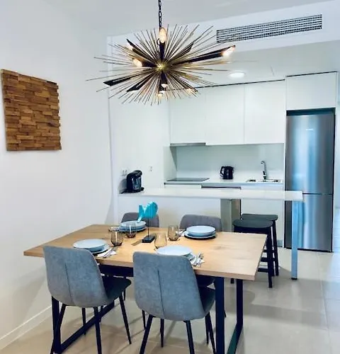 Beautiful Brand New - Side Estepona